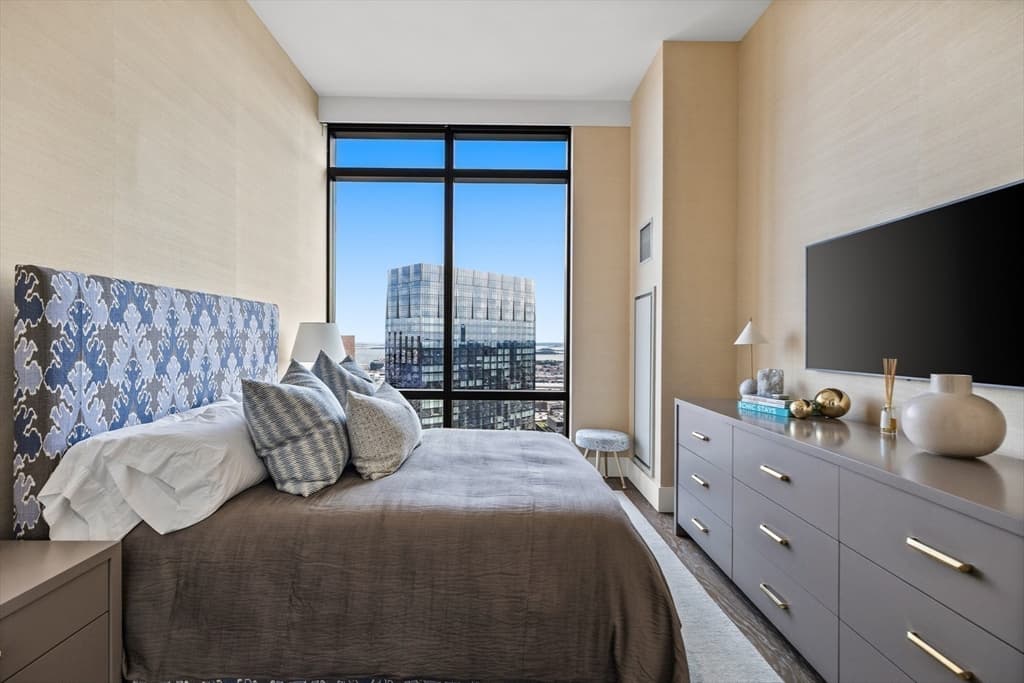 Condominium at 1 Franklin St, Boston MA 02110, photo 37 of 42