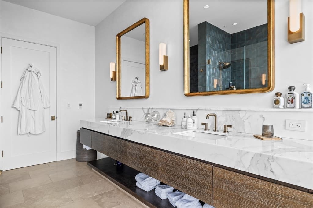 Condominium at 1 Franklin St, Boston MA 02110, photo 29 of 42