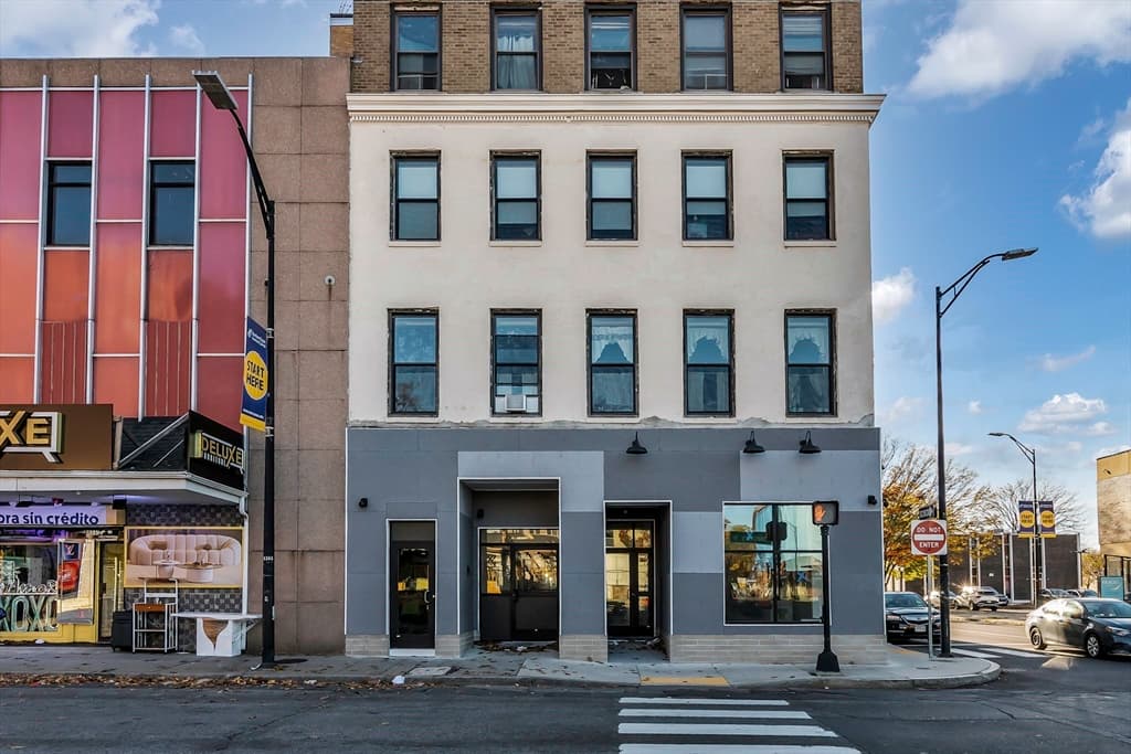 Condominium at 46 Amesbury St # 2B, Lawrence MA 01840, Lawrence, photo 2 of 18