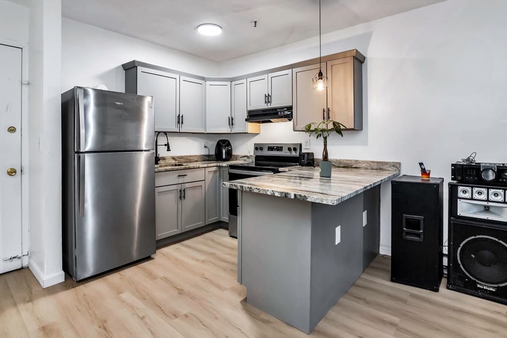 Condominium at 46 Amesbury St # 2B, Lawrence MA 01840, Lawrence, photo 6 of 18