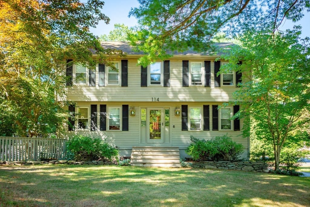 114 Graham Hill Dr, Hanover MA 02339 photo 2