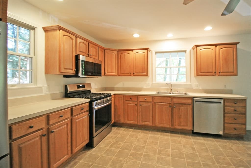 36 Torrey, Easthampton MA 01027 photo 4