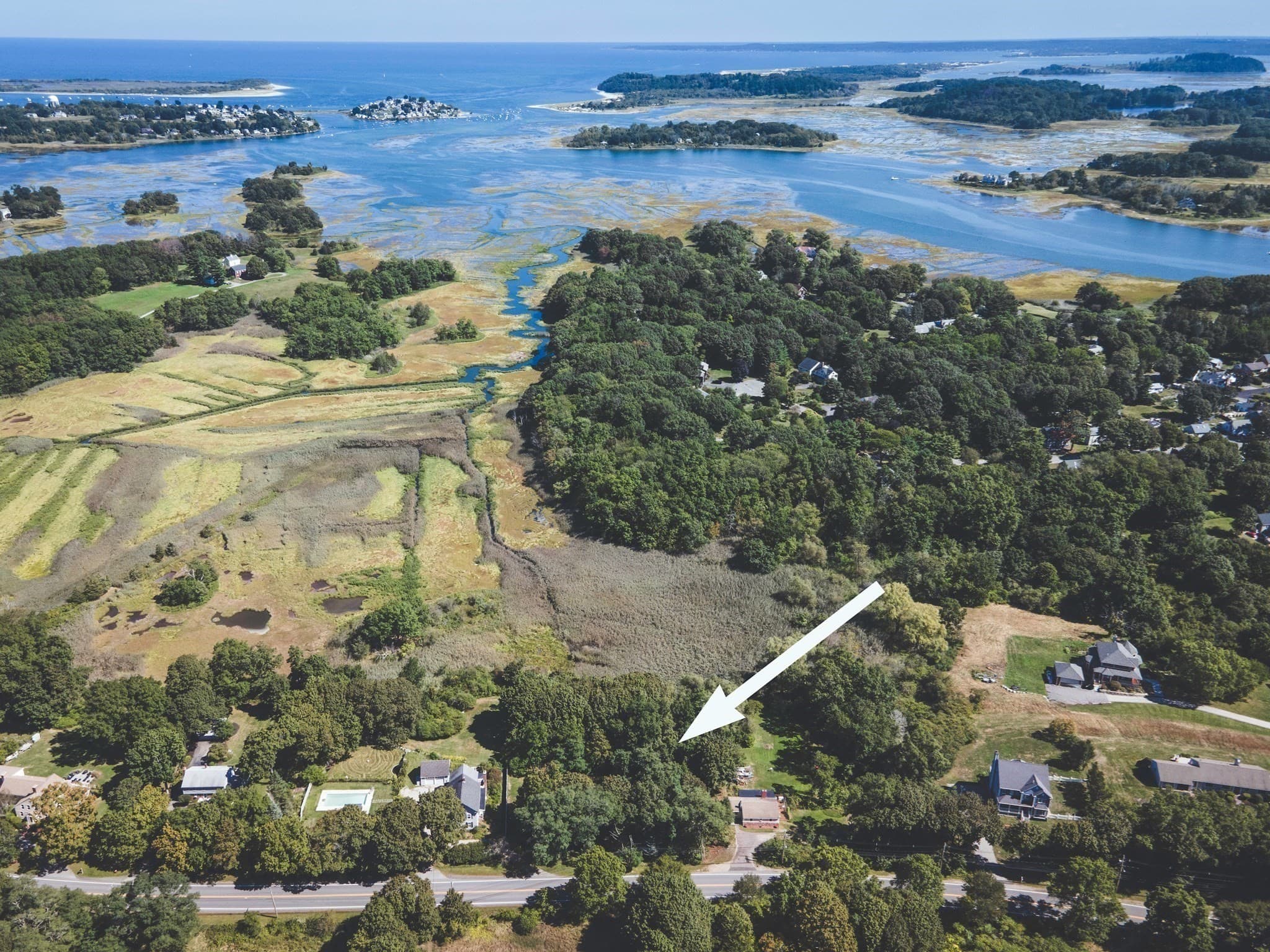 Residential at 23 Jeffreys Neck Rd, Ipswich MA 01938, photo 2 of 12