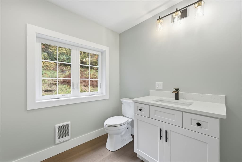 Single Family Residence at 75 Lead Mine Rd, Southampton MA 01073, Southampton, photo 22 of 42