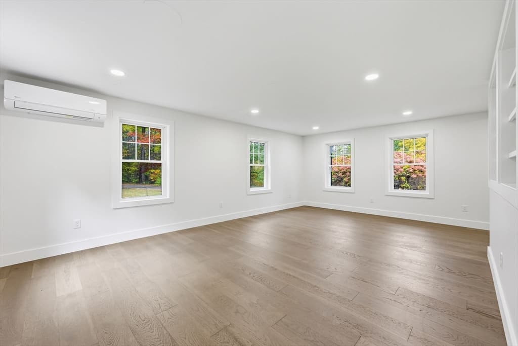 Single Family Residence at 75 Lead Mine Rd, Southampton MA 01073, Southampton, photo 8 of 42
