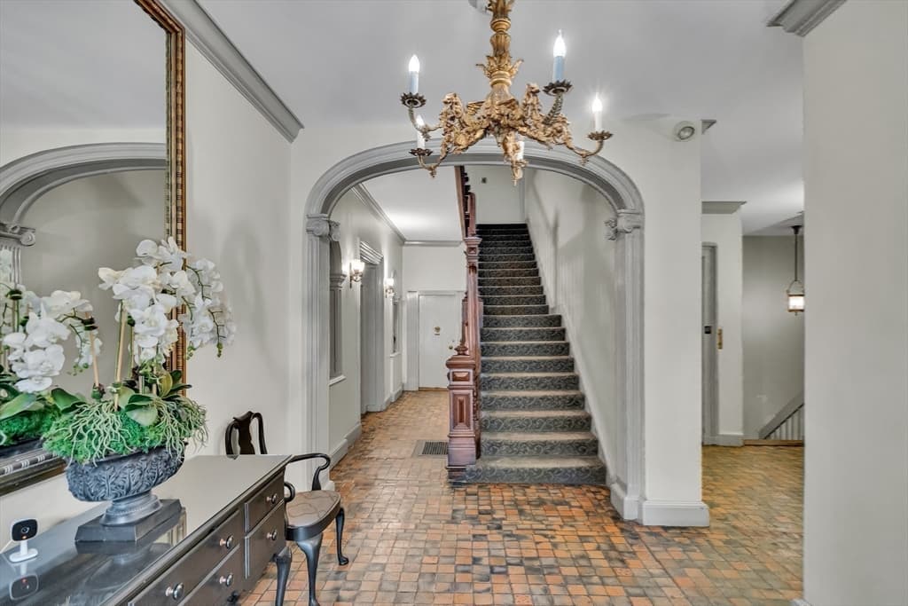 Condominium at 40 Commonwealth Ave # A, Boston MA 02116, photo 13 of 16