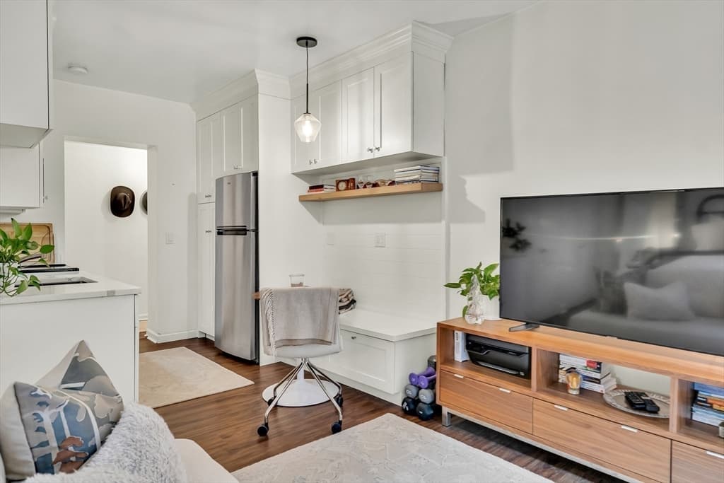 Condominium at 40 Commonwealth Ave # A, Boston MA 02116, photo 9 of 16