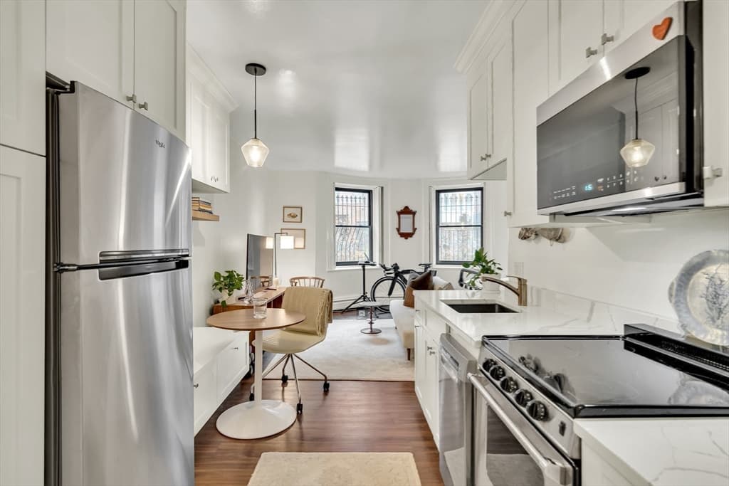 Condominium at 40 Commonwealth Ave # A, Boston MA 02116, photo 4 of 16