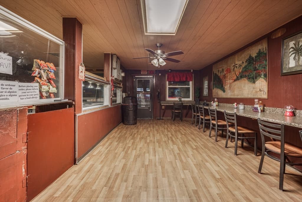 389 Main St, Holyoke MA 01040 photo 7