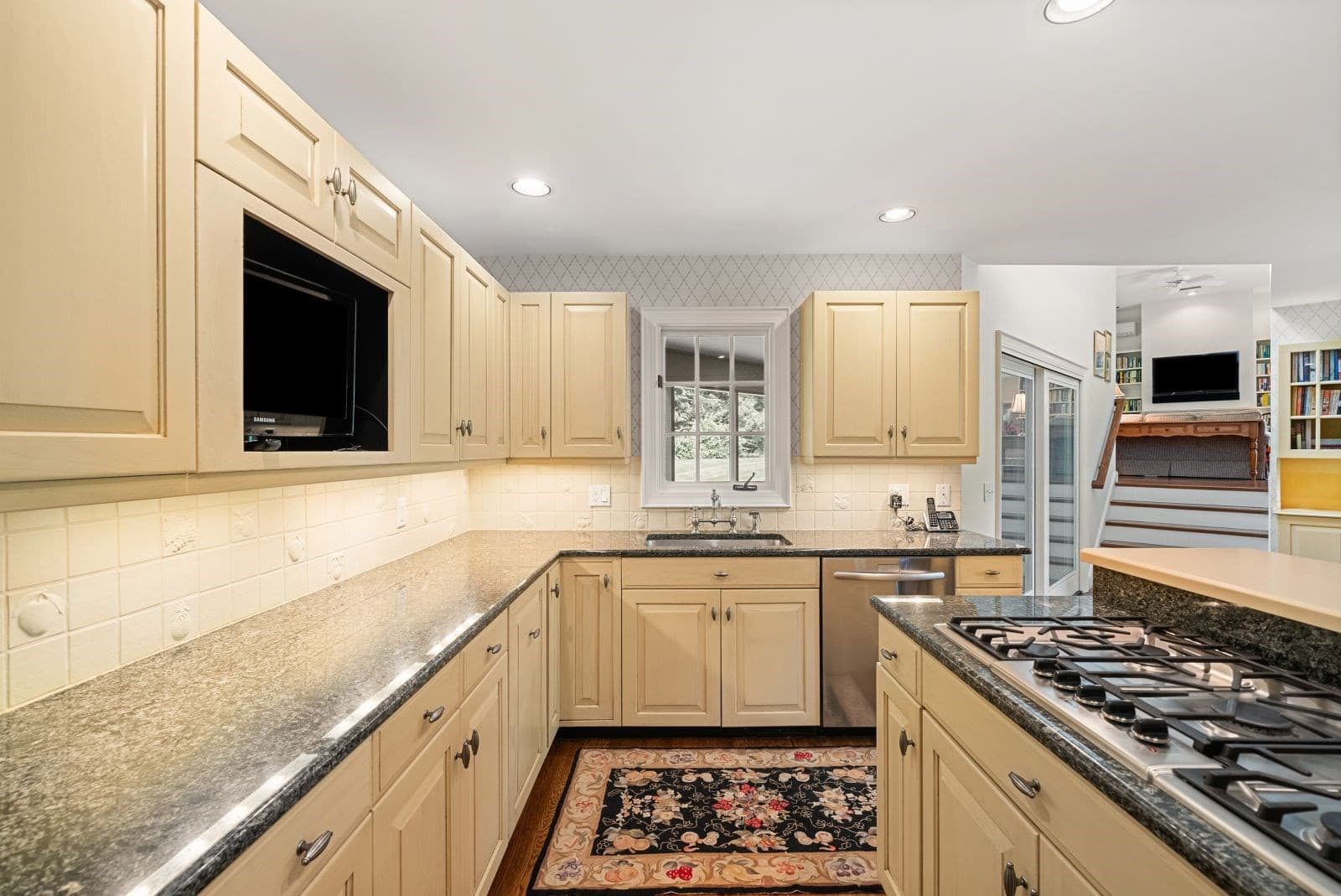 Single Family Residence at 18 Phillips Pond Rd # 18, Natick MA 01760, Natick, photo 5 of 37