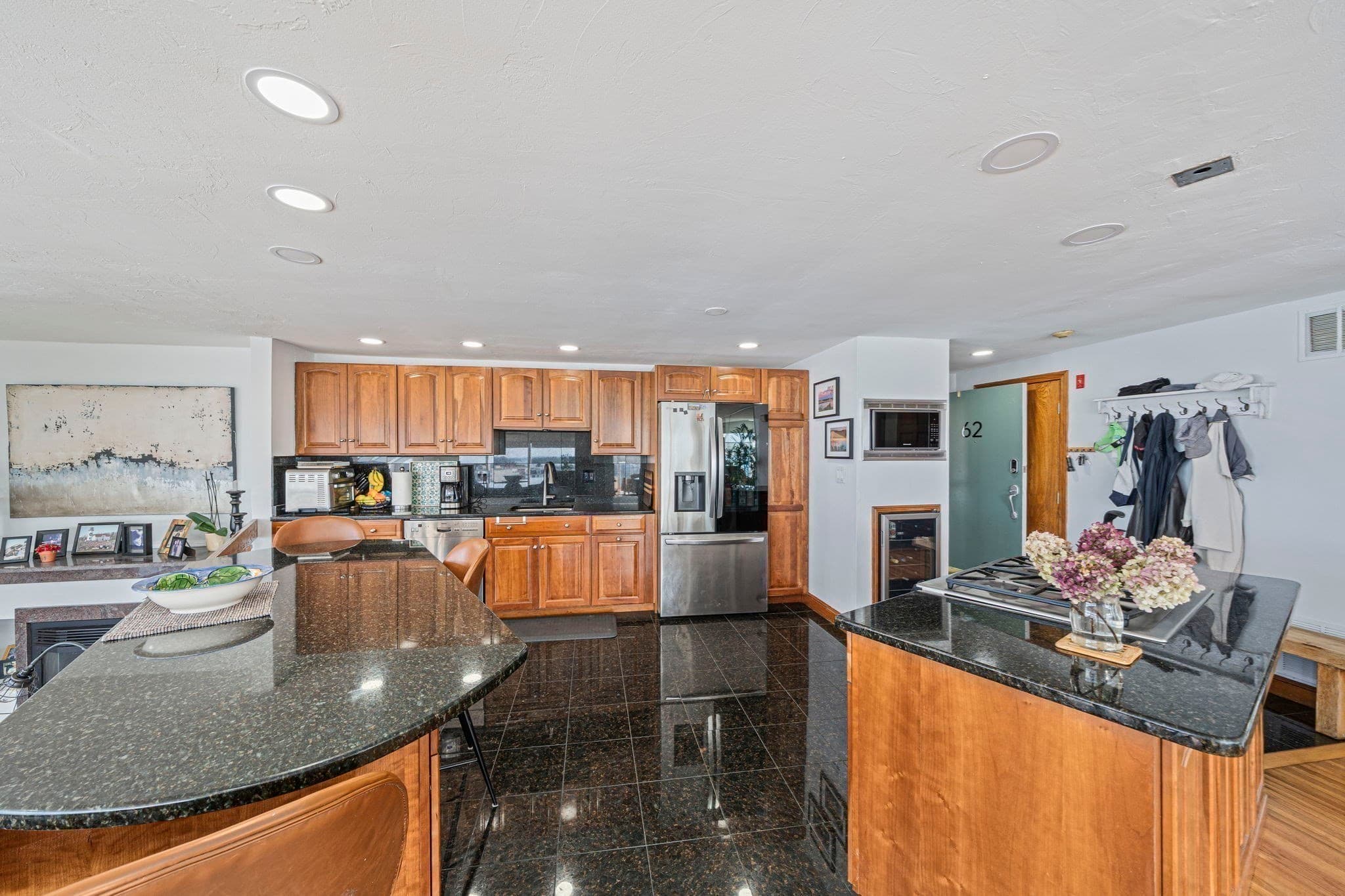 Condominium at 62 Oceanside Drive # 62, Hull MA 02045, photo 4 of 39