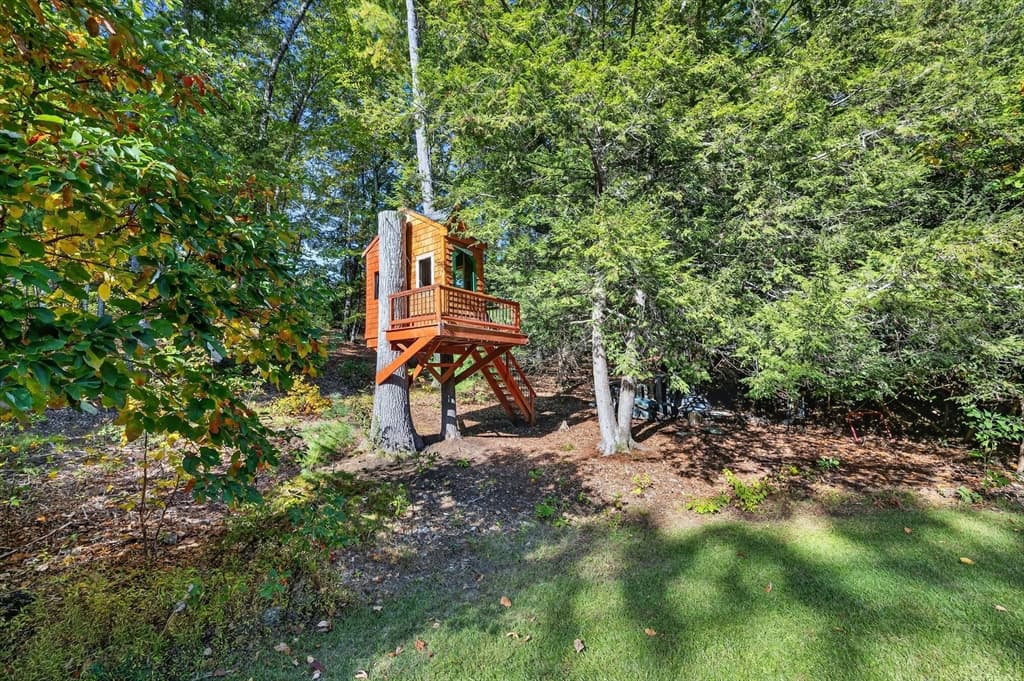 Single Family Residence at 44 Baker Bridge Rd, Lincoln MA 01773, Lincoln, photo 7 of 37