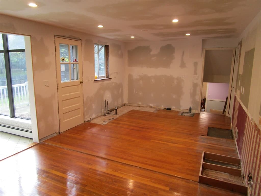 Single Family Residence at 16 Munroe Ave, Reading MA 01867, photo 4 of 42