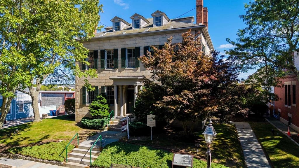 50 N 2nd St, New Bedford MA 02740