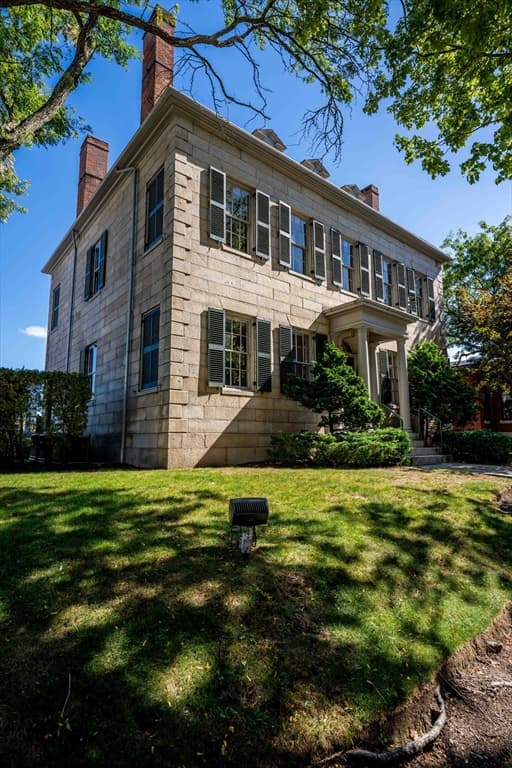 50 N 2nd St, New Bedford MA 02740