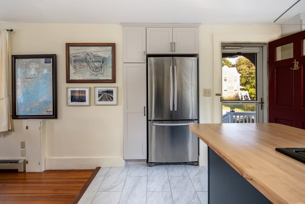 Single Family Residence at 4 Blackhall Ct, Marion MA 02738, Marion, photo 16 of 42