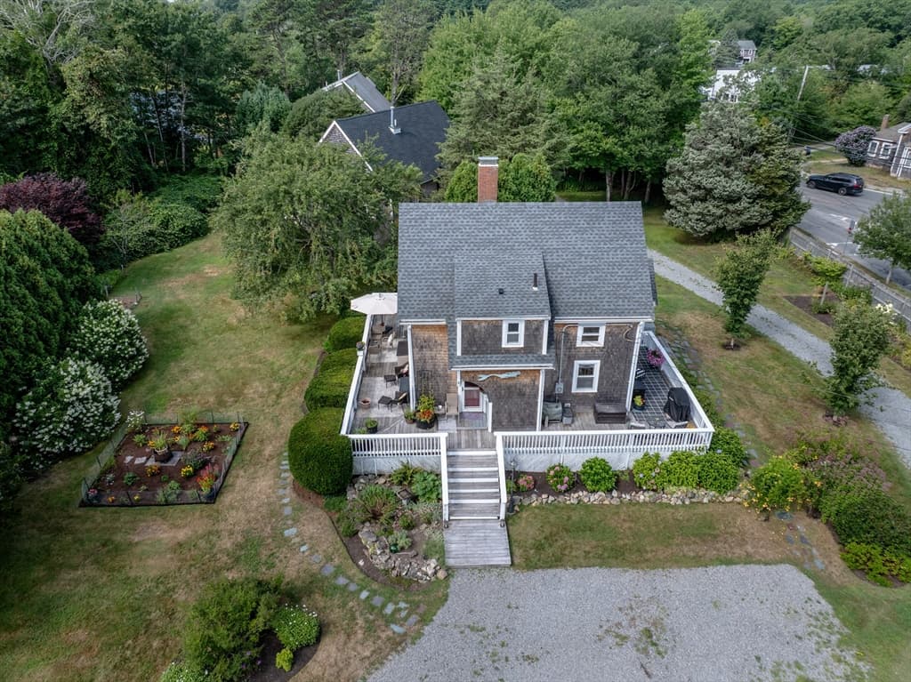 Single Family Residence at 4 Blackhall Ct, Marion MA 02738, Marion, photo 10 of 42