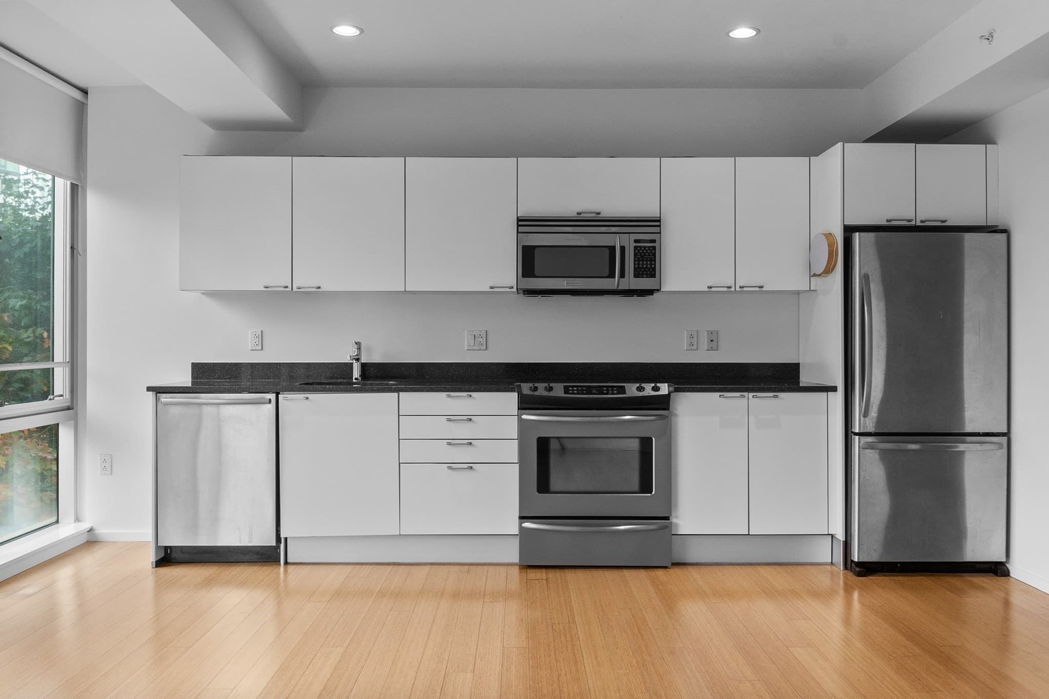 Condominium at 2 Earhart St # 321, Cambridge MA 02141, Cambridge, photo 4 of 14