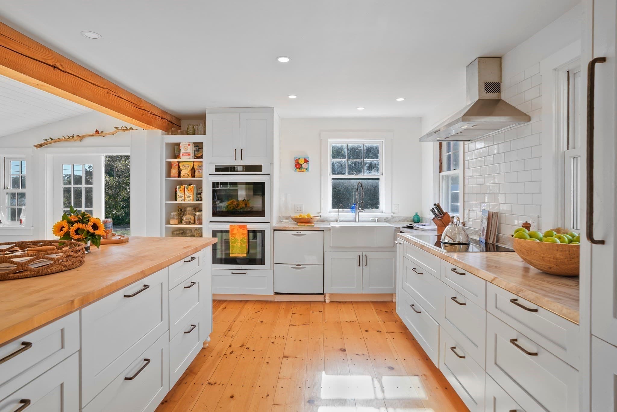 Single Family Residence at 187 Lagoon Pond Road, Tisbury MA 02575, photo 10 of 27