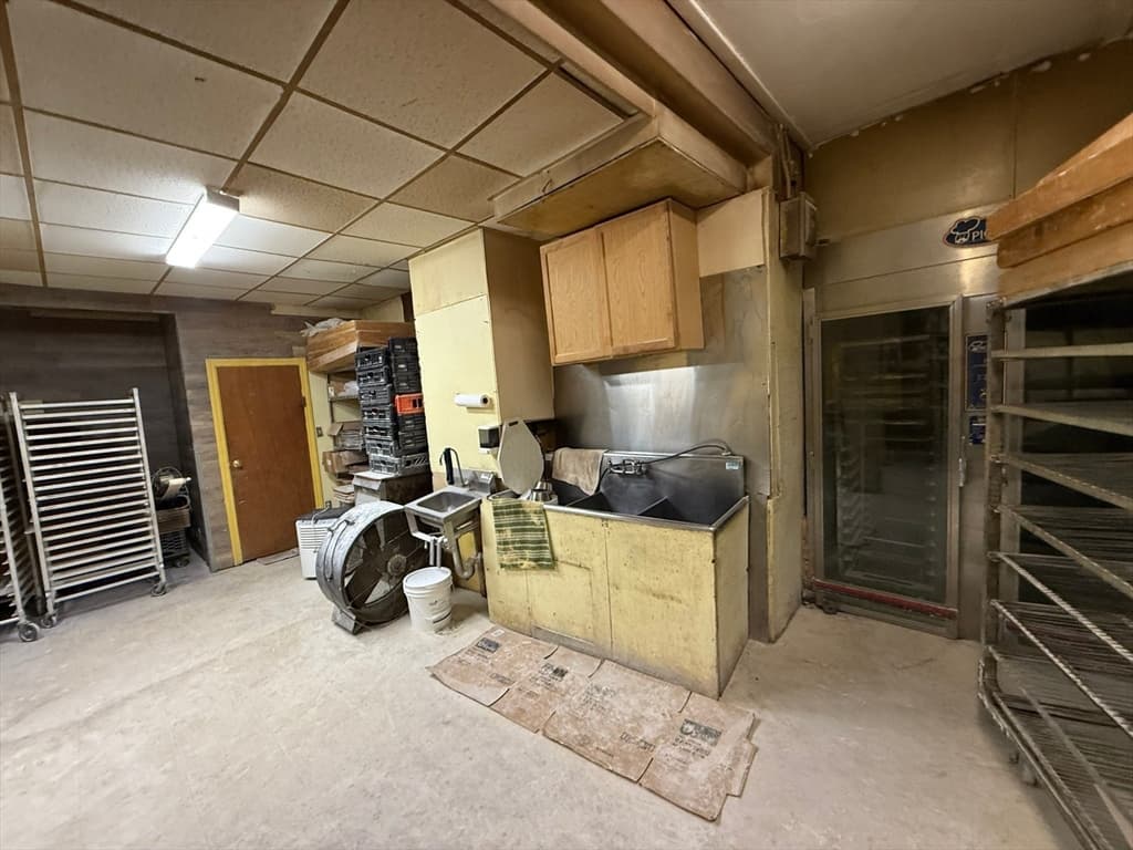 208 Snell St, Fall River MA 02721 photo 14