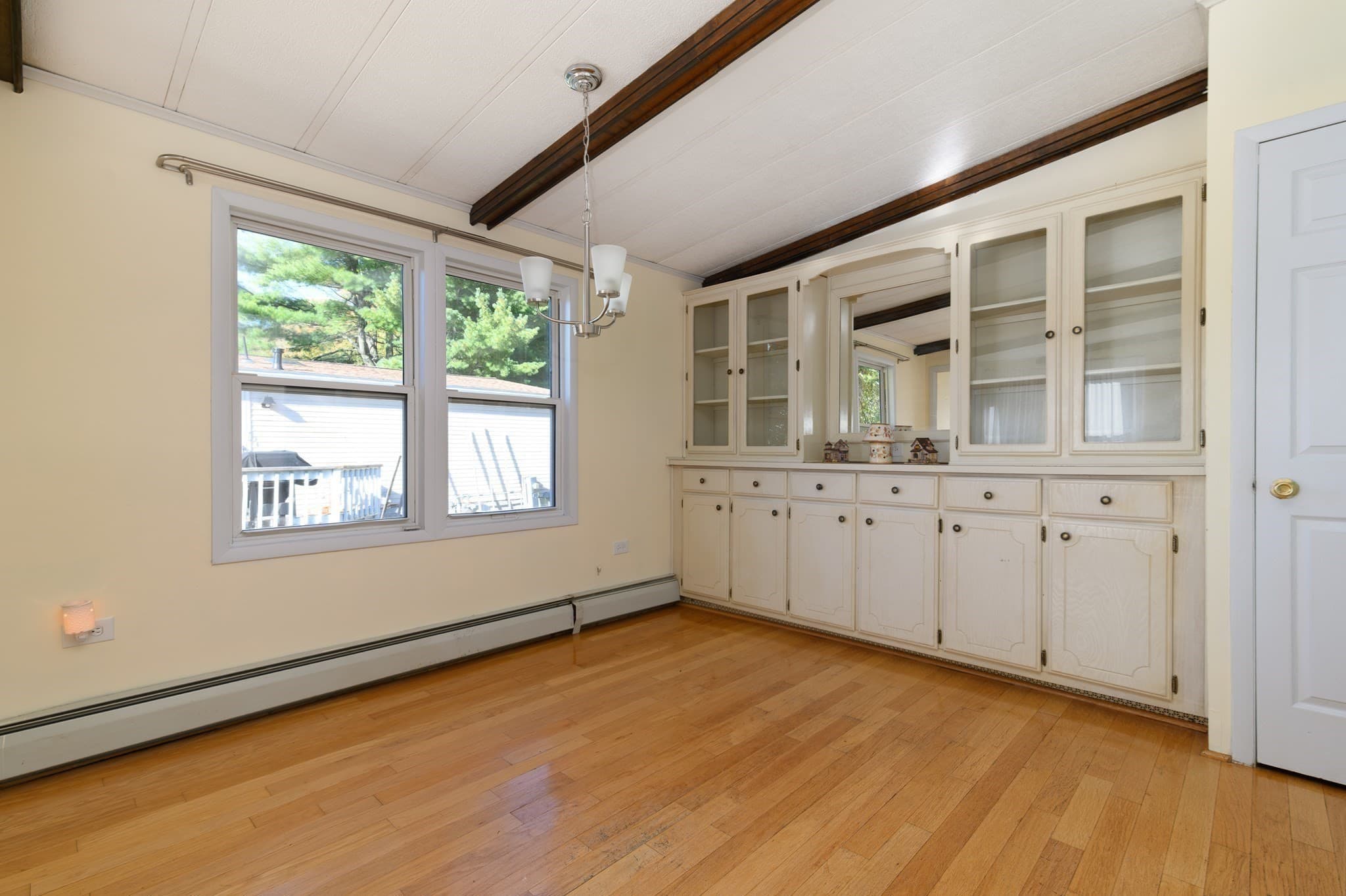 Mobile Home at 1 Canterbury Lane, Rockland MA 02370, photo 4 of 20