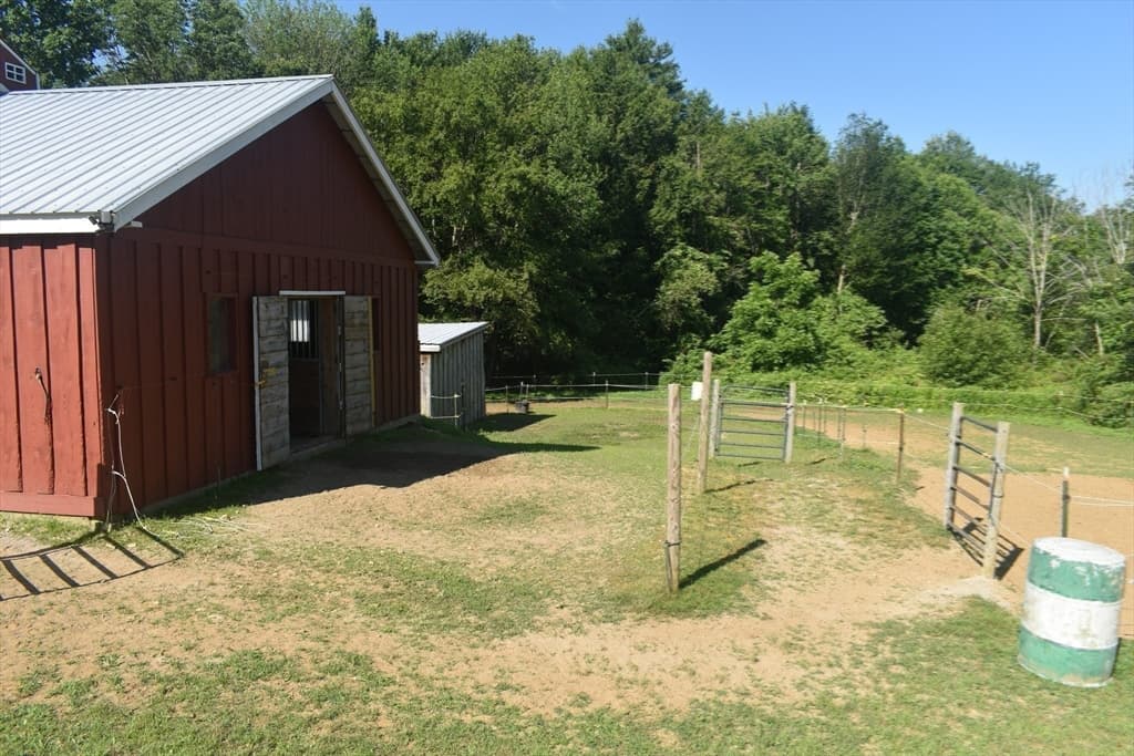 Equestrian at 111 Northwest Road, Spencer MA 01562, photo 31 of 42