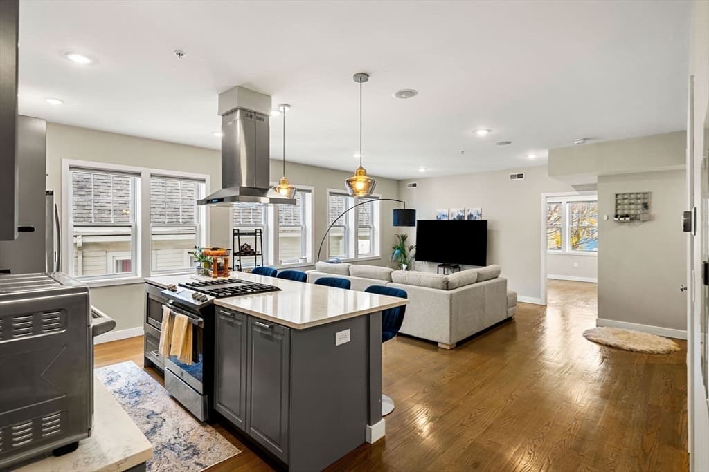 Condominium at 47 Sargent St # 3, Boston MA 02125, Boston, photo 2 of 42