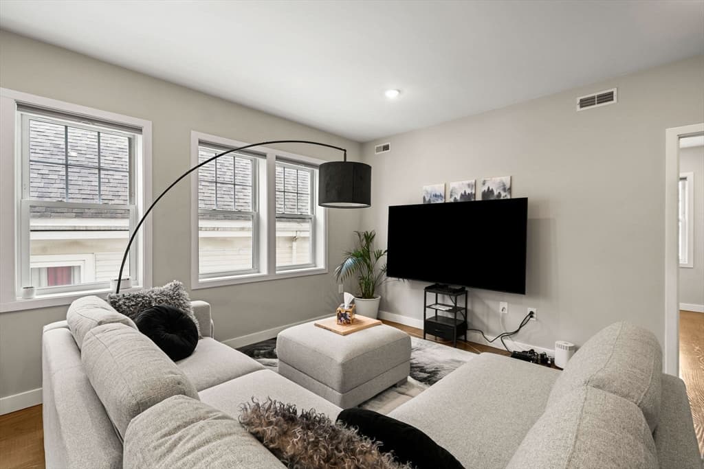 Condominium at 47 Sargent St # 3, Boston MA 02125, Boston, photo 12 of 42