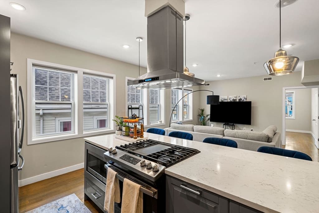 Condominium at 47 Sargent St # 3, Boston MA 02125, Boston, photo 7 of 42