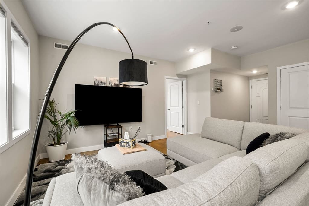 Condominium at 47 Sargent St # 3, Boston MA 02125, Boston, photo 15 of 42