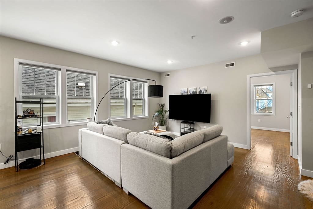 Condominium at 47 Sargent St # 3, Boston MA 02125, Boston, photo 11 of 42