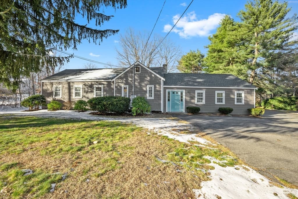 216 Boston Rd, Southborough MA 01772