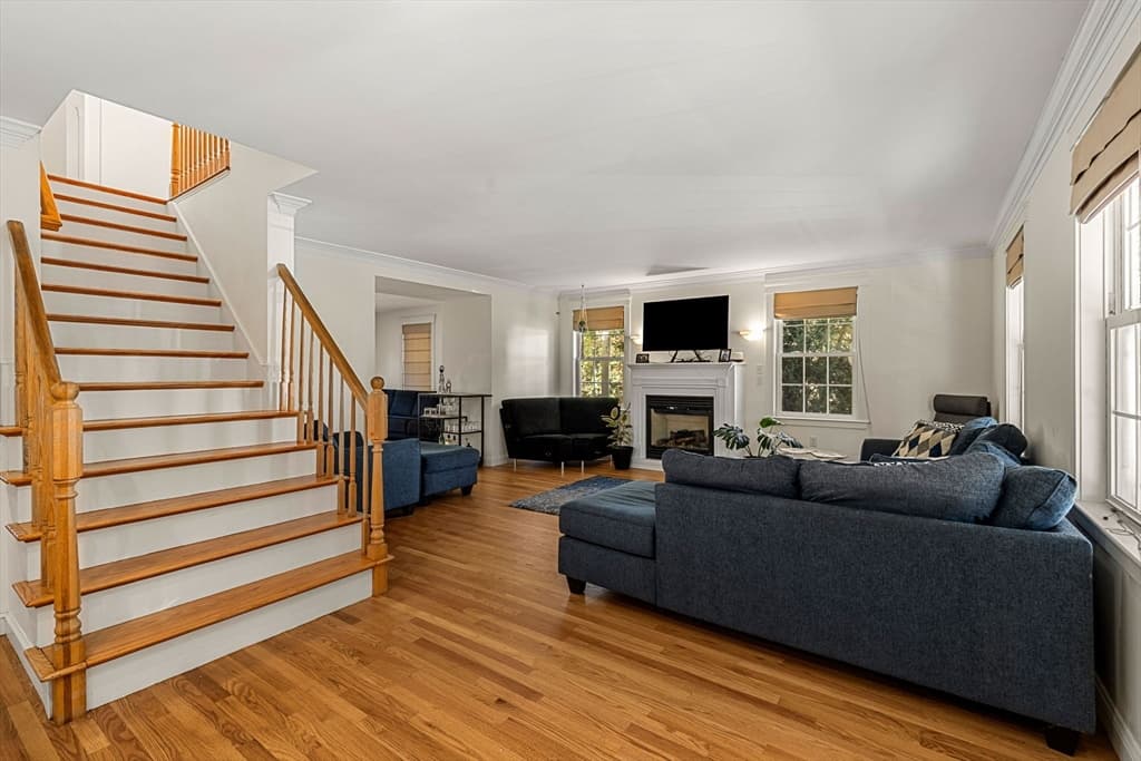 Single Family Residence at 50 Heron St, Boston MA 02132, Boston, photo 10 of 39