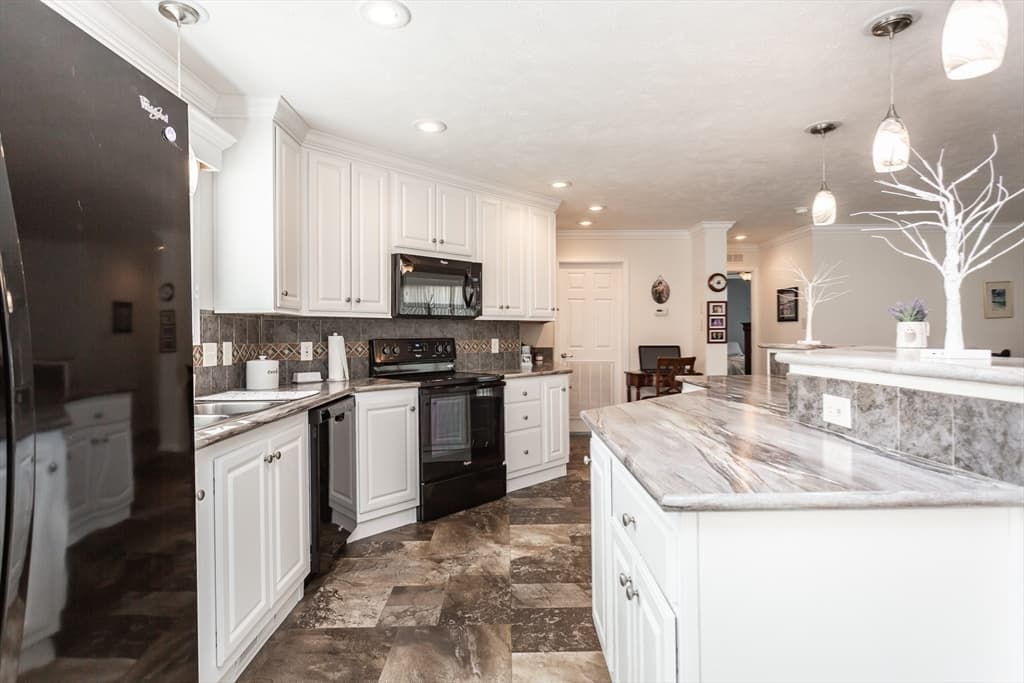 37 Bluejay Street, Tiverton RI 02878 photo 9