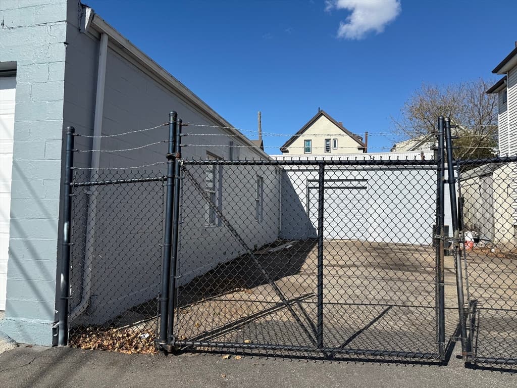 31 Scott St, New Bedford MA 02744 photo 4