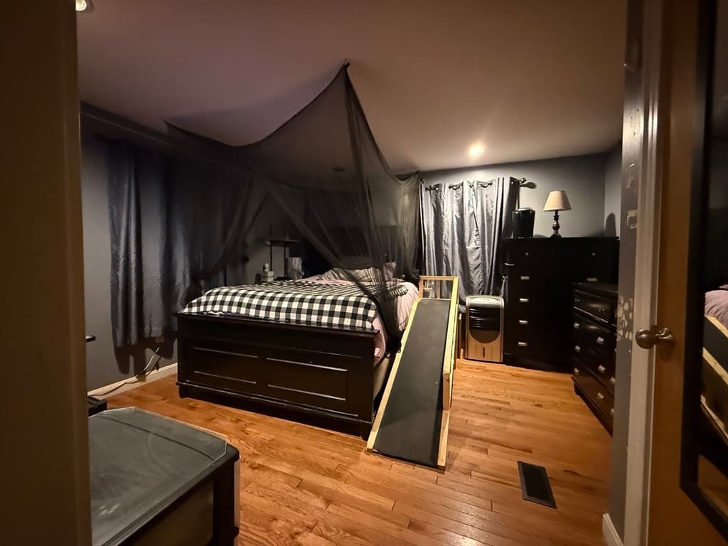 Single Family Residence at 178 Lafayette St, New Bedford MA 02745, photo 9 of 12