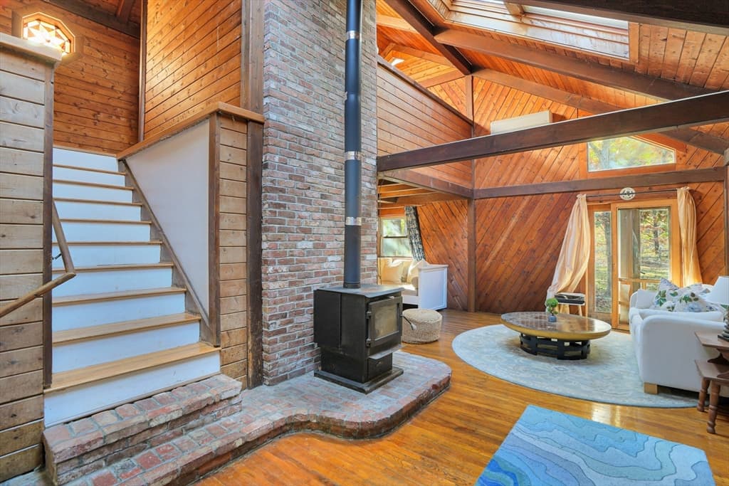 Single Family Residence at 25 Vineyard Meadow Farms Rd., West Tisbury MA 02575, photo 2 of 29