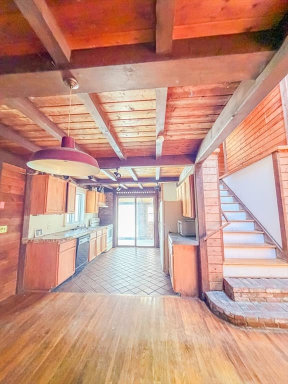 Single Family Residence at 25 Vineyard Meadow Farms Rd., West Tisbury MA 02575, photo 7 of 29