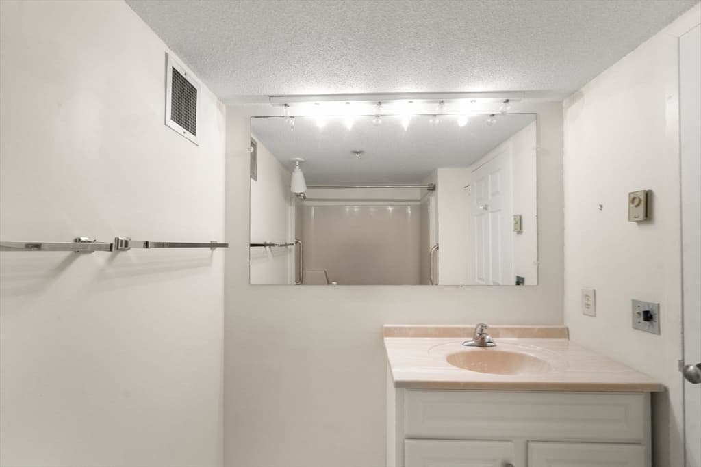 Condominium at 250 Hammond Pond Parkway # 1604N, Newton MA 02467, Newton, photo 21 of 27