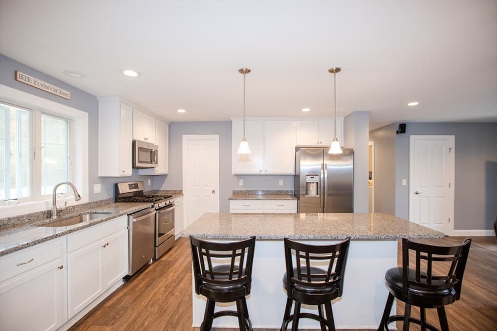 Single Family Residence at 33 Rhinecliffe Road, Swansea MA 02777, photo 3 of 37