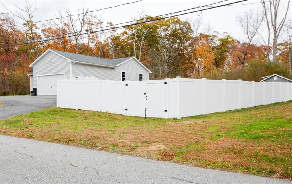 Single Family Residence at 33 Rhinecliffe Road, Swansea MA 02777, photo 37 of 37