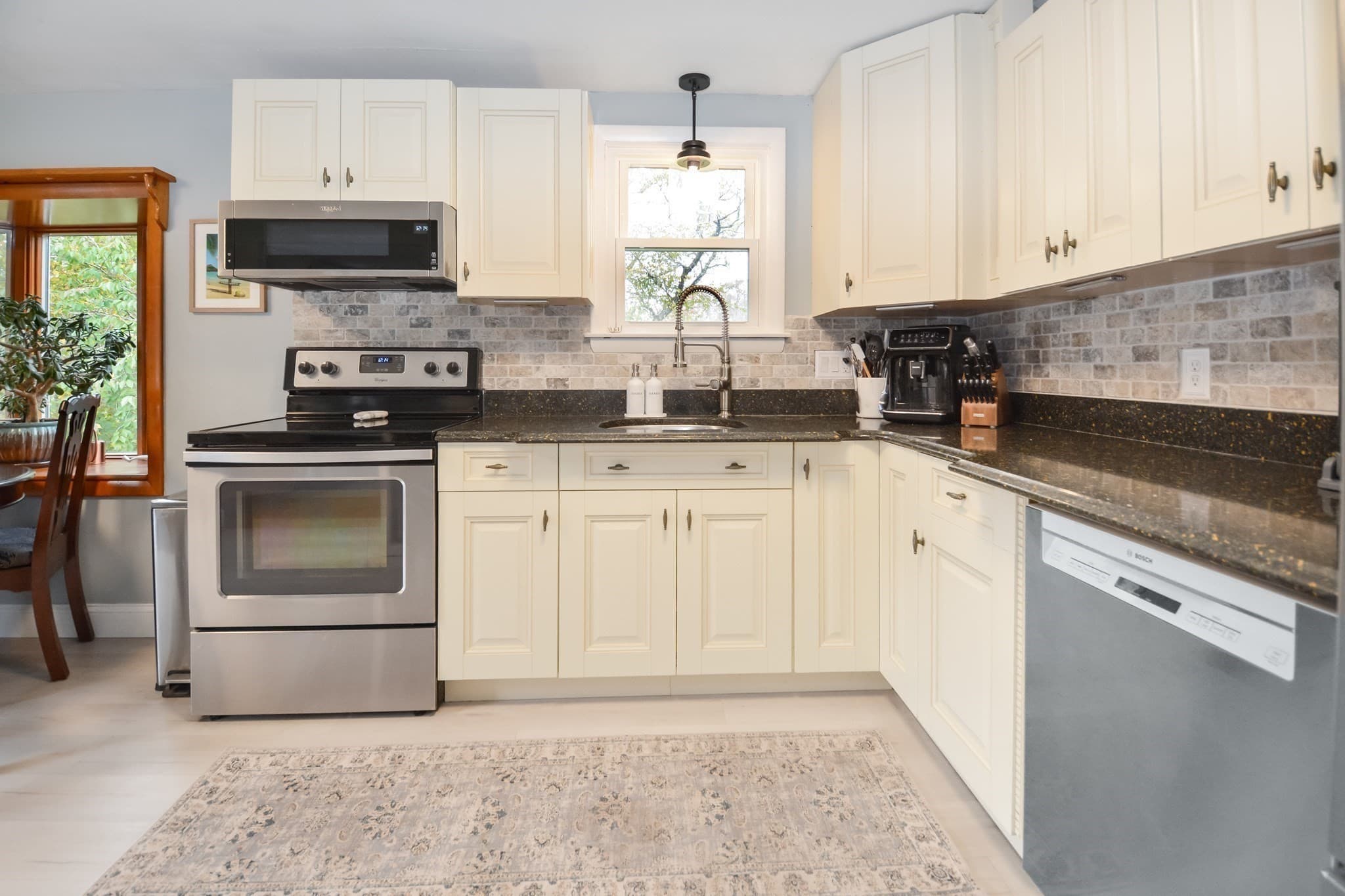 360 High St, Whitman MA 02382