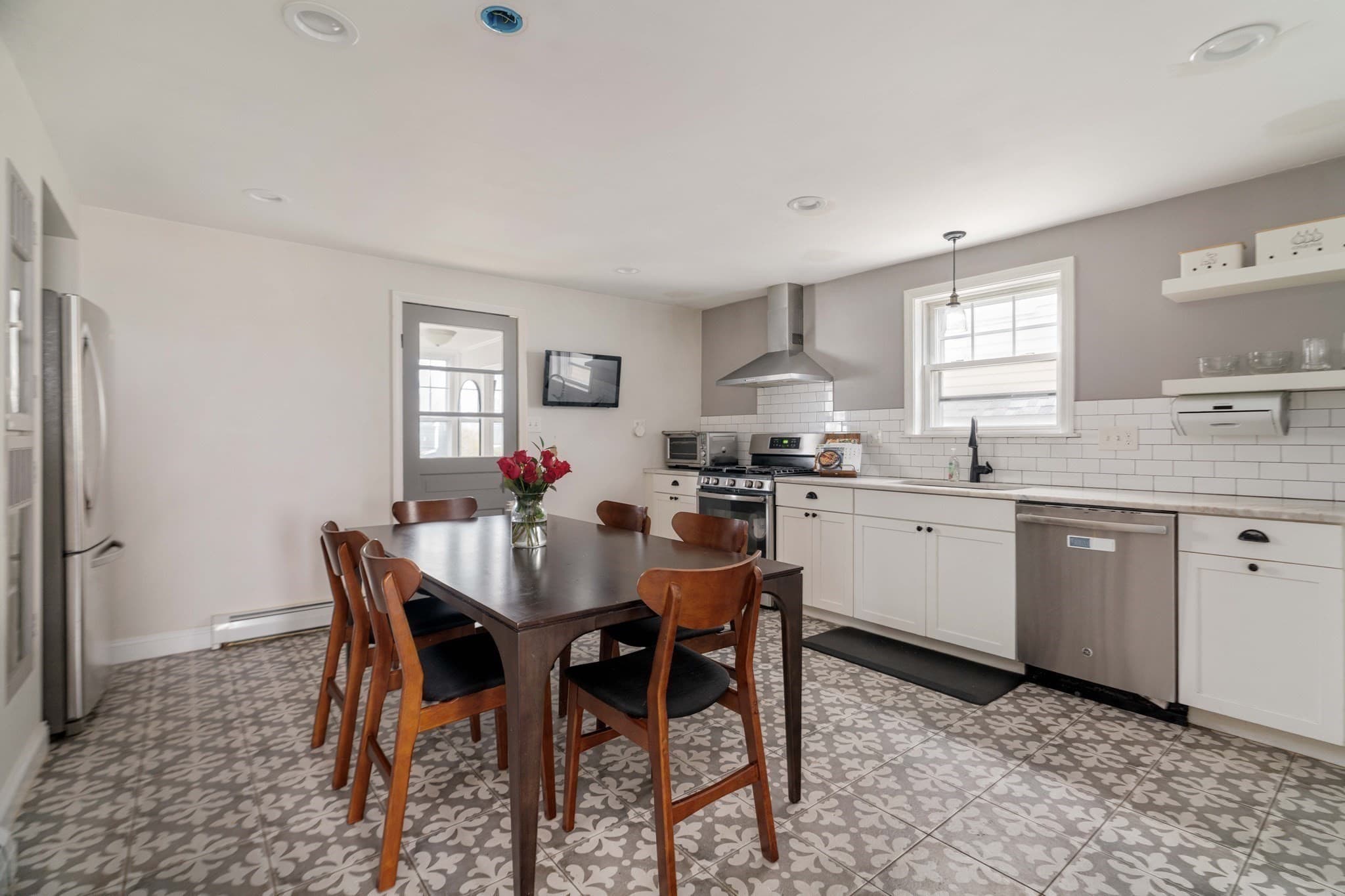 Single Family Residence at 129 Strandway, Winthrop MA 02152, Winthrop, photo 5 of 42