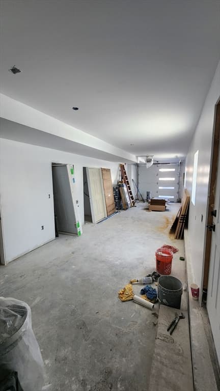 Condominium at 47 Laurel St # 47, Worcester MA 01605, photo 3 of 24
