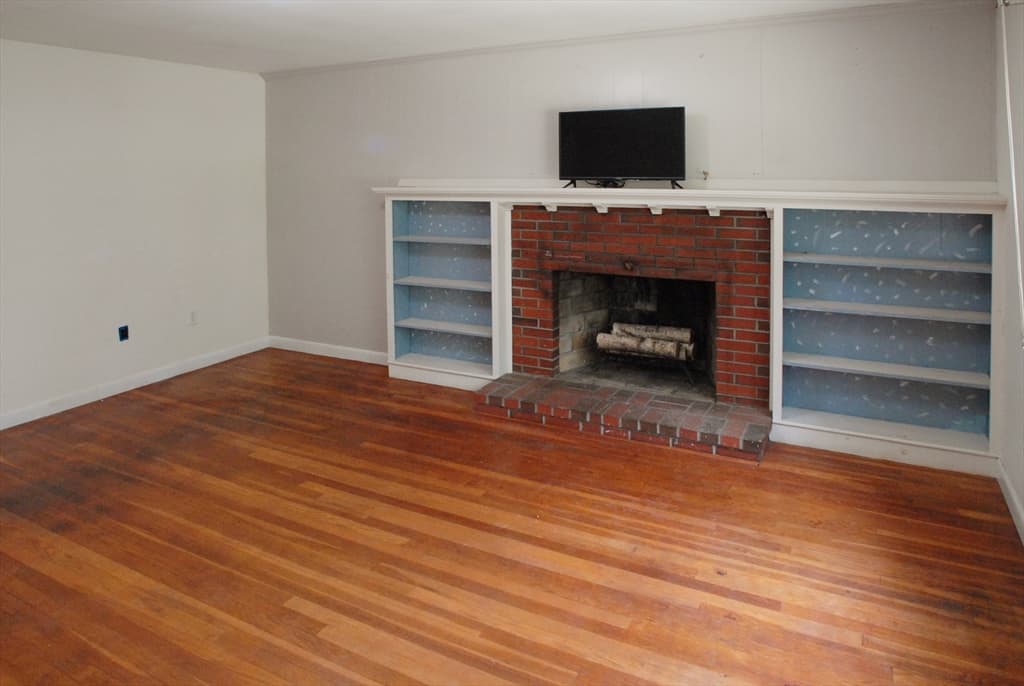 Single Family Residence at 7 Howard St, Milford MA 01757, photo 10 of 22