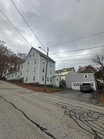 17 Mount Pleasant St, Webster MA 01570
