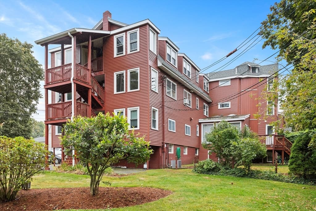 16 Middlesex Street # 4, Chelmsford MA 01863