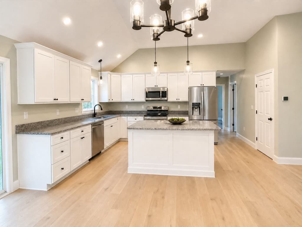 82 Pierce Street, Rochester MA 02770 photo 3