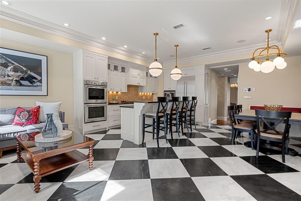 Condominium at 190 Marlborough # C, Boston MA 02116, photo 7 of 40