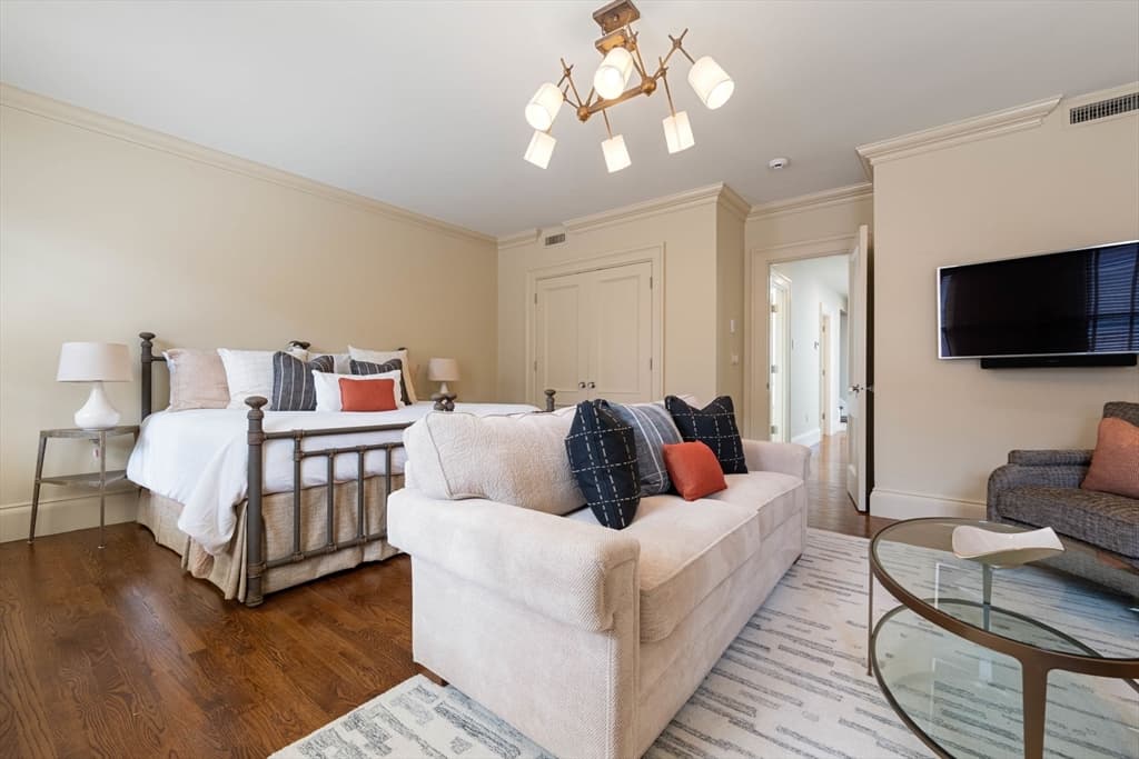 Condominium at 190 Marlborough # C, Boston MA 02116, photo 29 of 40